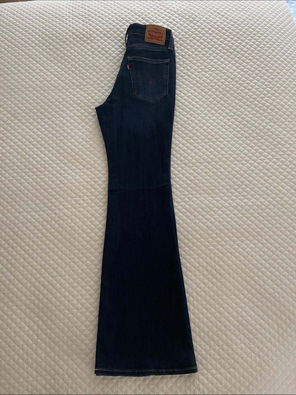 Levi's Women's Dark Indigo Flare Jeans size 27 new!